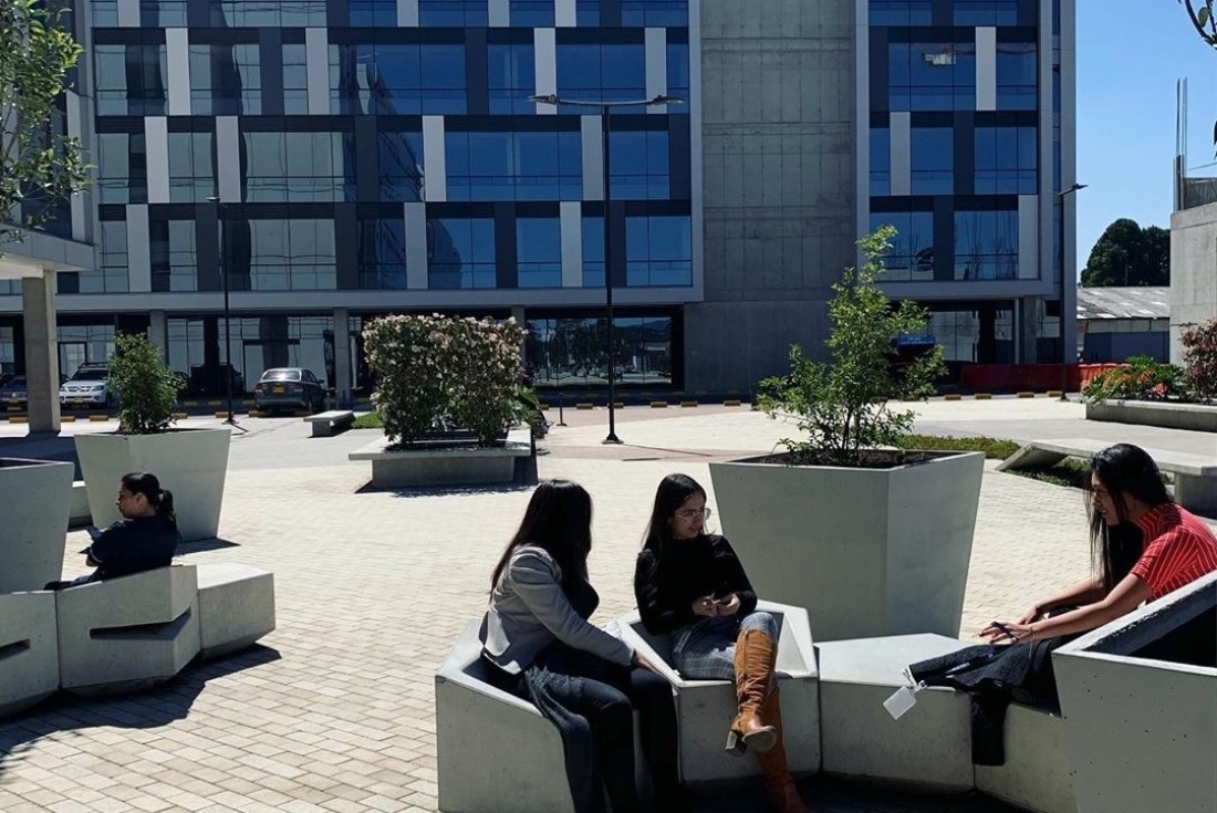 Nuevo edificio en el Centro Empresarial Buró 25